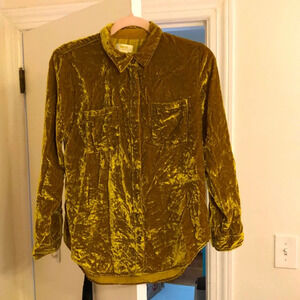 Anthropologie Maeve crushed velvet green button down shirt. Size 2